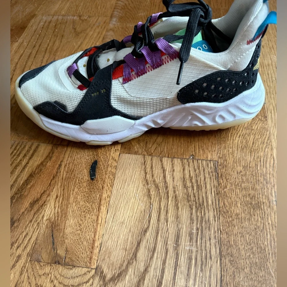 Nike. Jordan Delta SP 'Multi-Color'. Size 6.